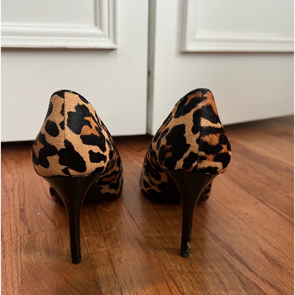 NINE WEST CHEETAH HEELS - Picture 2 of 6